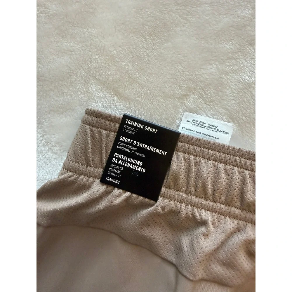 Adidas Men Train Essentials Woven Training Shorts Chalky Brown Size L 7 Inch NWT